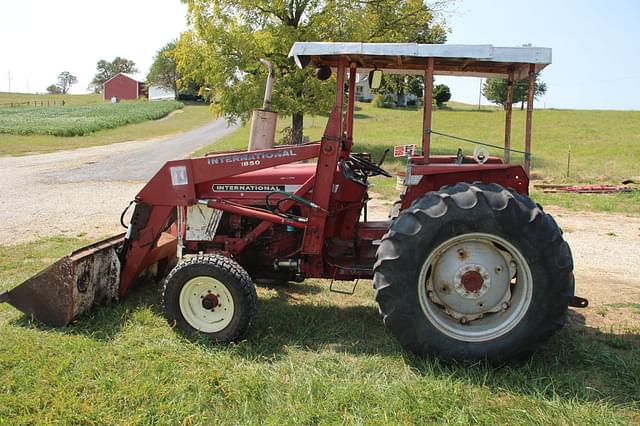 Image of International Harvester 574 equipment image 4