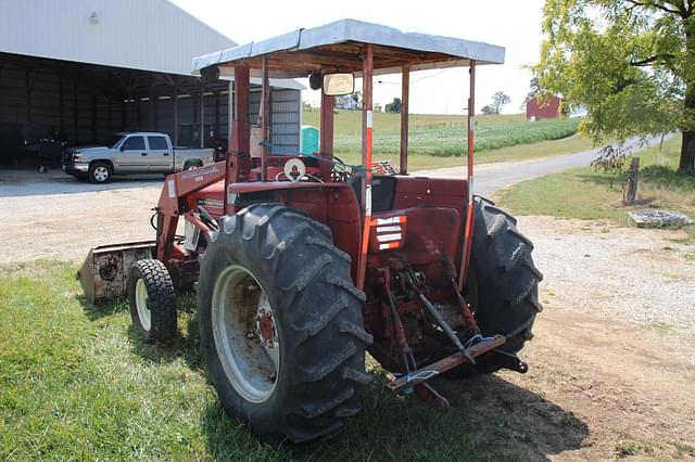 Image of International Harvester 574 equipment image 3