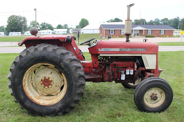 Image of International Harvester 574 equipment image 1