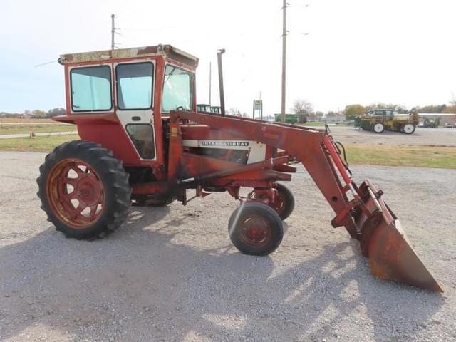 Image of International Harvester 656 equipment image 4