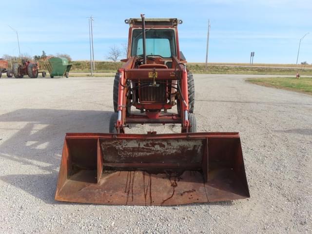 Image of International Harvester 656 equipment image 2