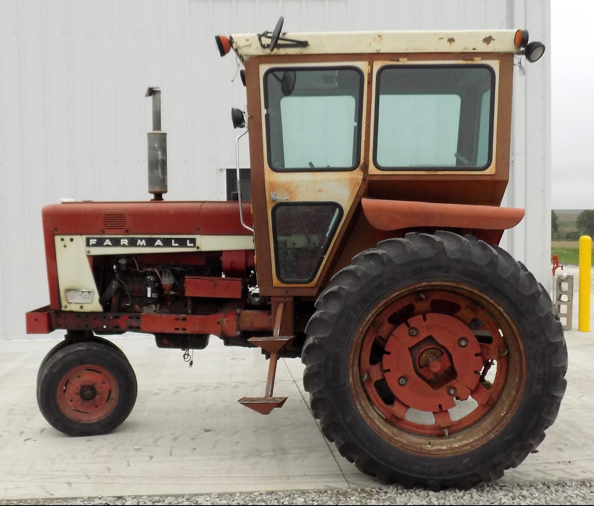 1973 International Harvester 656 Equipment Image0