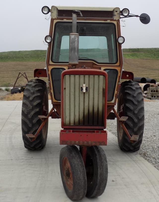 Image of International Harvester 656 equipment image 3