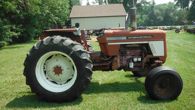 Image of International Harvester 674 equipment image 3