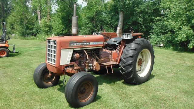 Image of International Harvester 674 equipment image 1