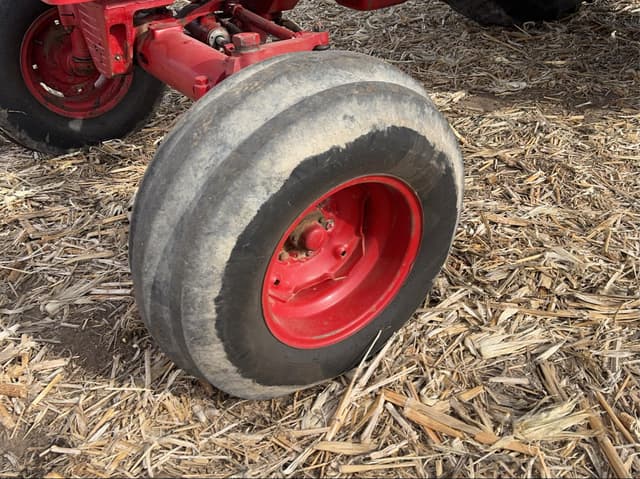 Image of International Harvester 766 equipment image 3