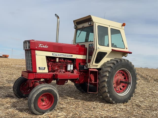 Image of International Harvester 766 equipment image 1