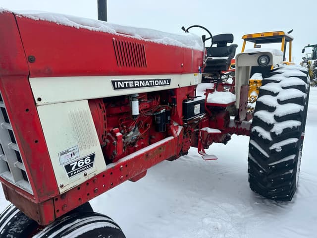 Image of International Harvester 766 equipment image 1