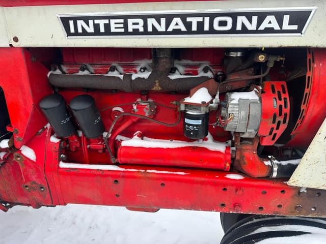 Image of International Harvester 766 equipment image 4