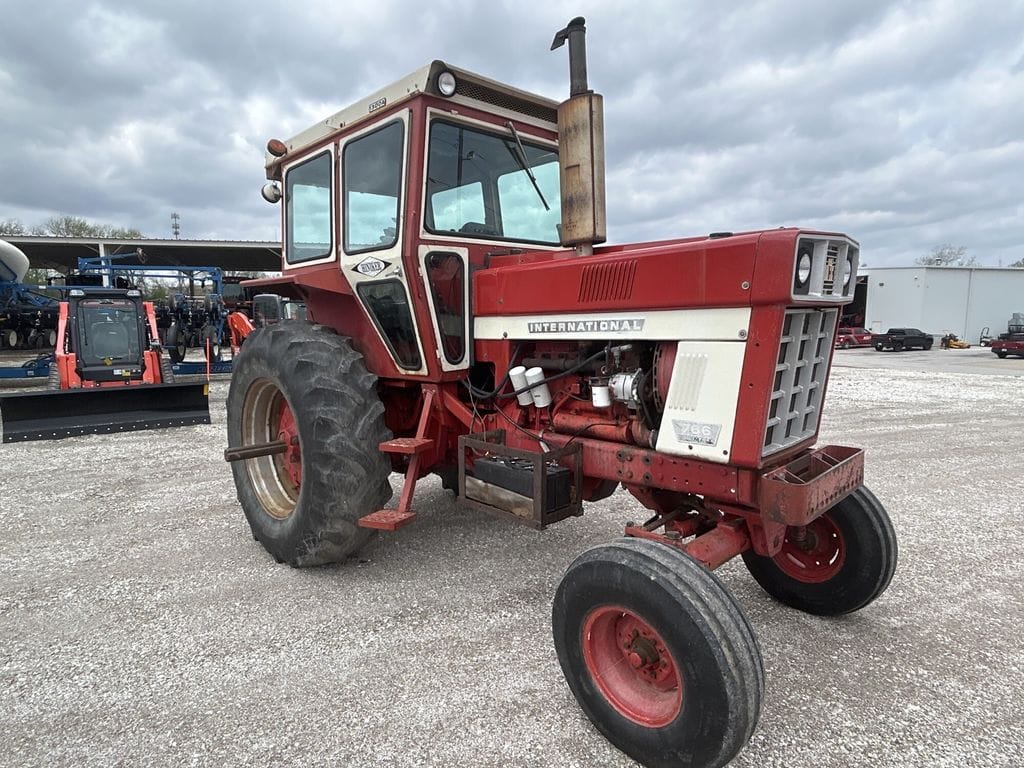 1973 International Harvester 766 Equipment Image0