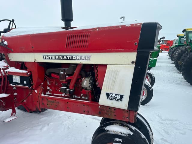 Image of International Harvester 766 equipment image 1