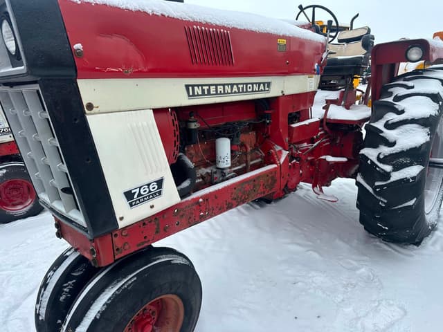 Image of International Harvester 766 equipment image 4