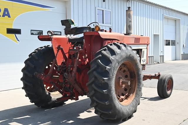 Image of International Harvester 766 equipment image 2