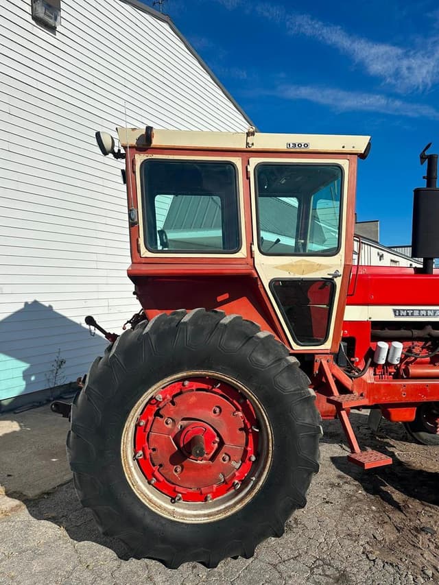 Image of International Harvester 966 equipment image 4