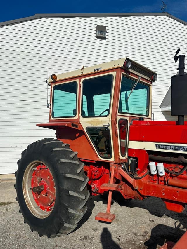 Image of International Harvester 966 equipment image 2