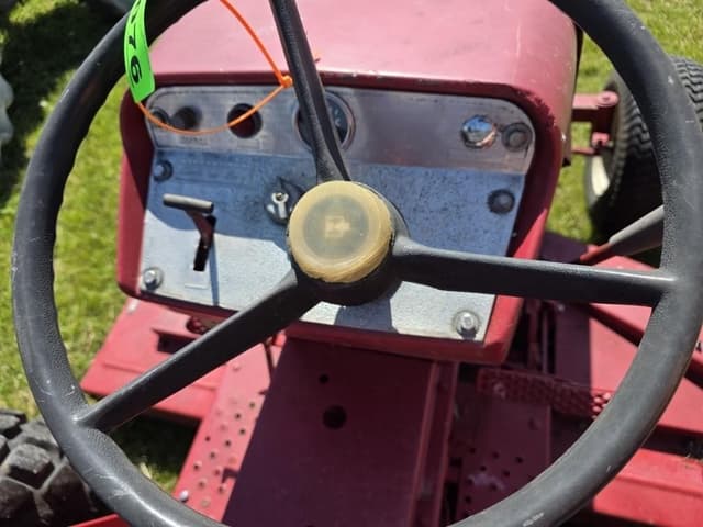 Image of International Harvester Cub Cadet equipment image 3