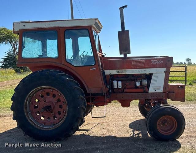 Image of International Harvester 1066 equipment image 3