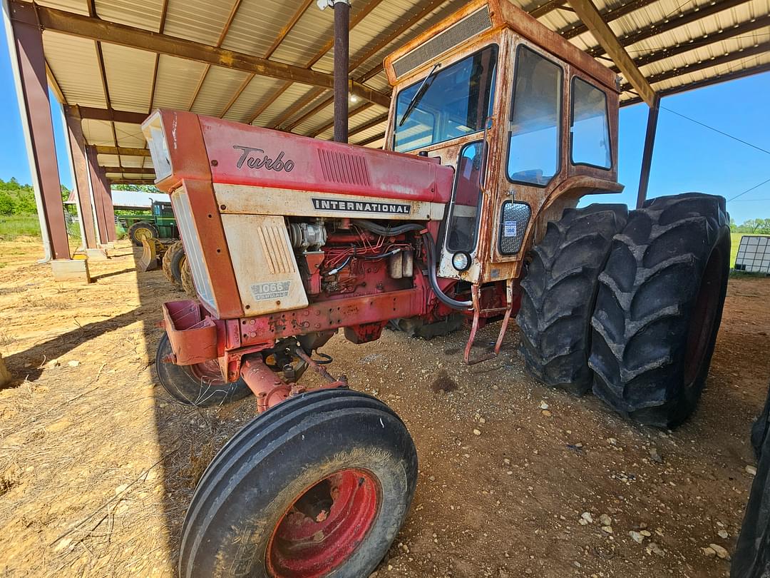 Image of International Harvester 1066 Primary image