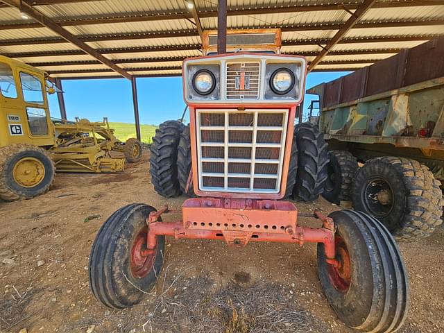 Image of International Harvester 1066 equipment image 2