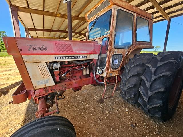 Image of International Harvester 1066 equipment image 1