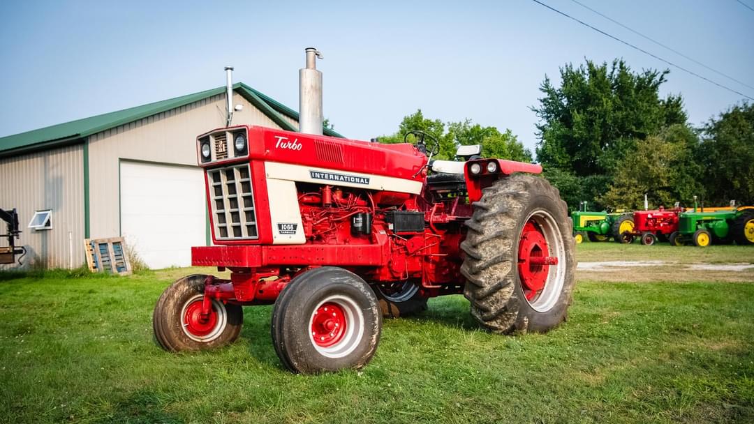 Image of International Harvester 1066 Primary image
