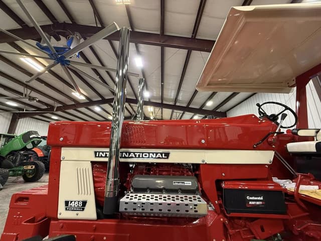 Image of International Harvester 1468 equipment image 1