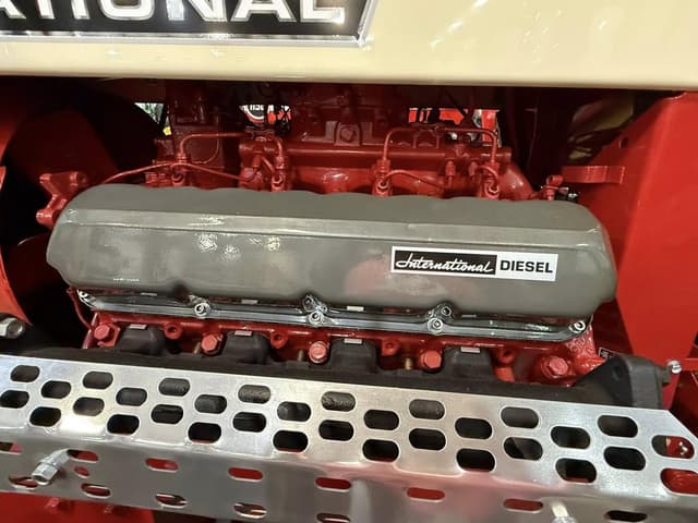 Image of International Harvester 1468 equipment image 2