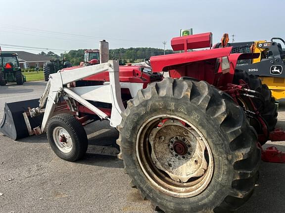 Image of International Harvester 656 equipment image 2