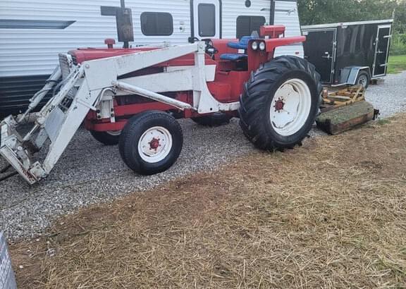 Image of International Harvester 656 equipment image 2