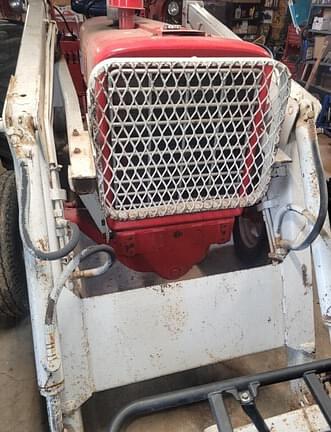 Image of International Harvester 656 equipment image 3