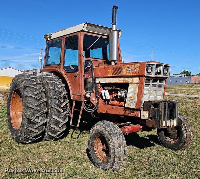 Image of International Harvester 1066 equipment image 2