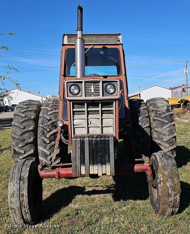 Image of International Harvester 1066 equipment image 1