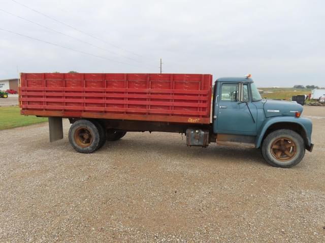 Image of International Loadstar equipment image 4