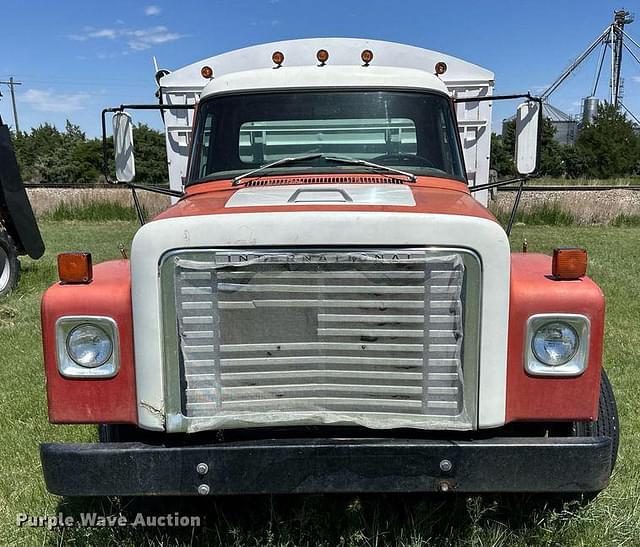 Image of International Loadstar 1600 equipment image 1