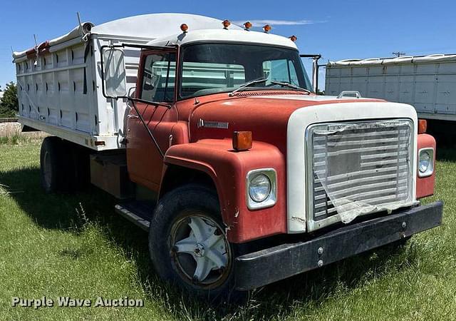 Image of International Loadstar 1600 equipment image 2