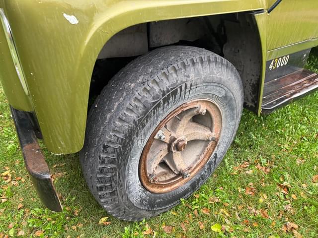 Image of International Loadstar 1700 equipment image 3