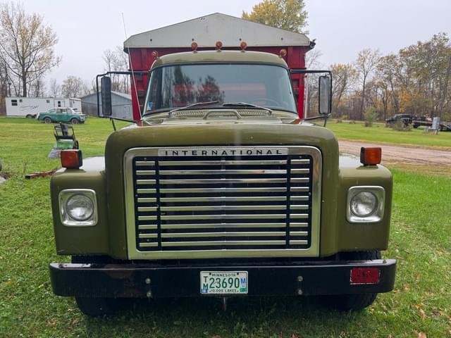 Image of International Loadstar 1700 equipment image 2