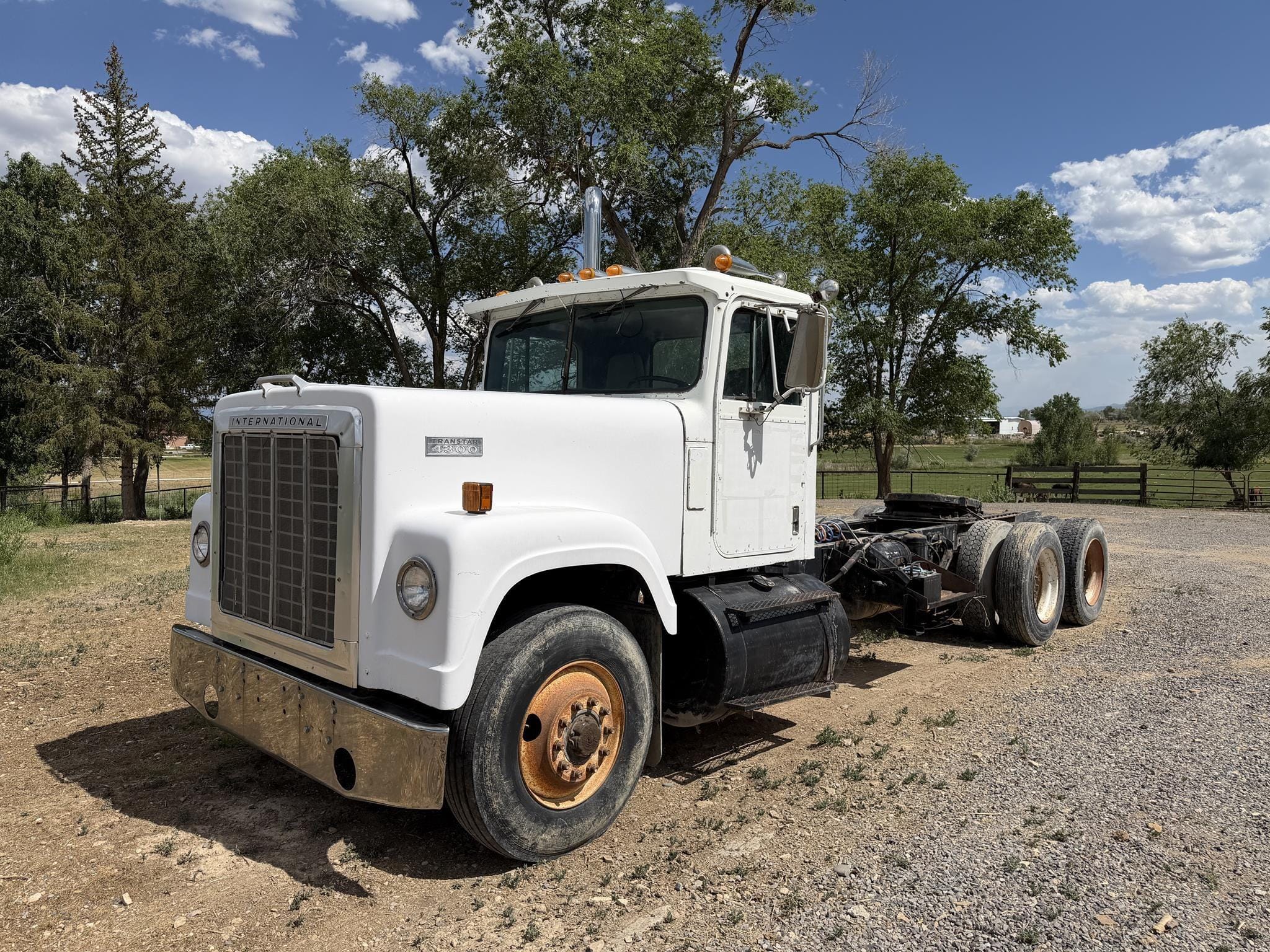 1973 International Transtar 4300 Equipment Image0