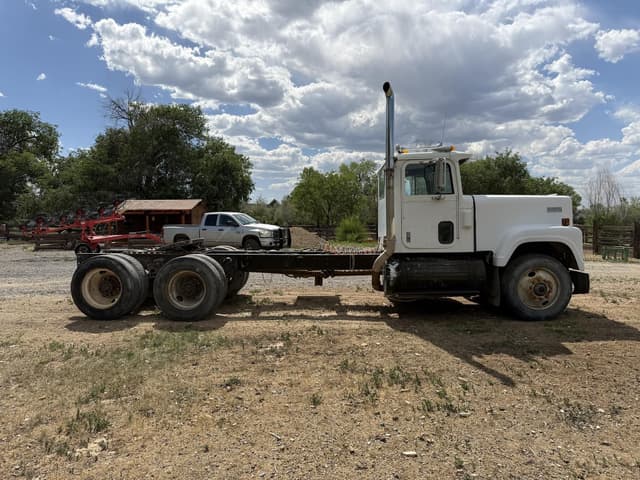 Image of International Transtar 4300 equipment image 3