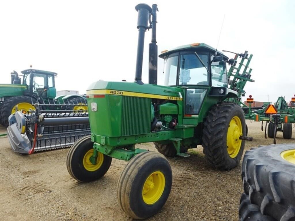 1973 John Deere 4630 Equipment Image0