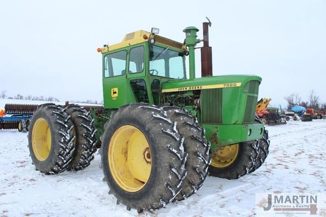 Image of John Deere 7520 equipment image 1