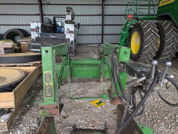 Image of John Deere 148 equipment image 2