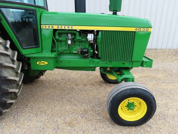 Image of John Deere 4030 equipment image 4