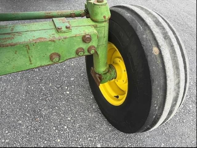 Image of John Deere 4030 equipment image 4