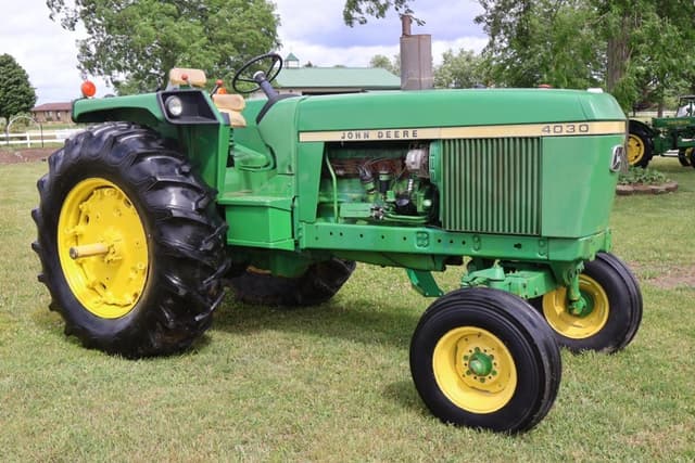 Image of John Deere 4030 equipment image 2