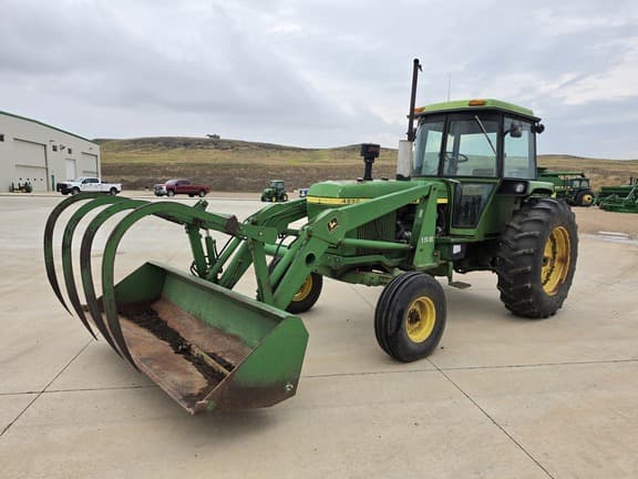 Image of John Deere 4230 equipment image 1