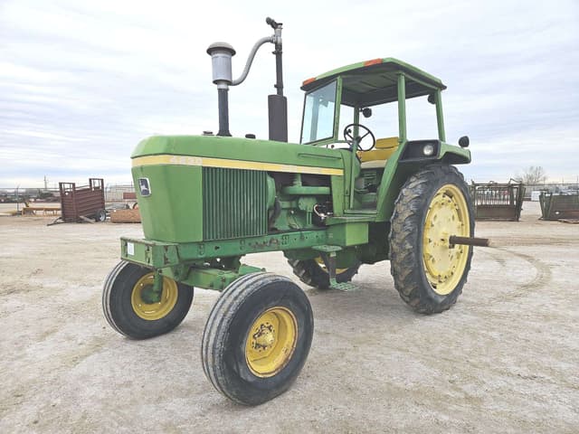 Image of John Deere 4230 equipment image 1