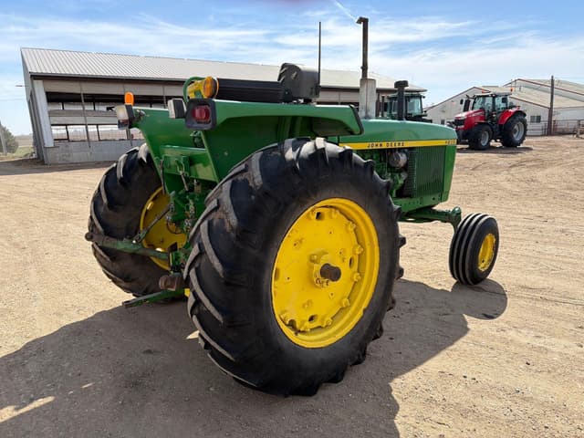 Image of John Deere 4230 equipment image 3