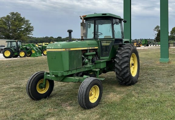Main image John Deere 4230