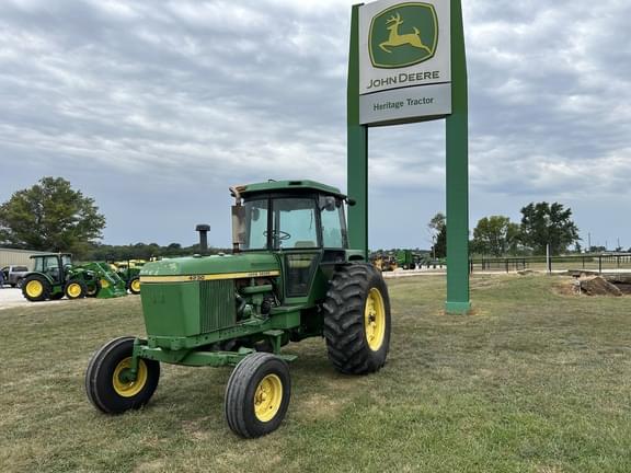 Image of John Deere 4230 equipment image 2